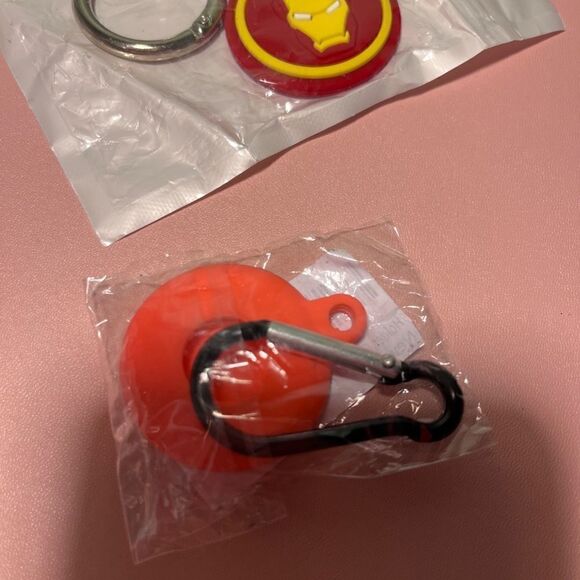 NEW 4 Apple AirTags Cases Orange,  Clear and Super Hero NEW - Picture 2 of 8
